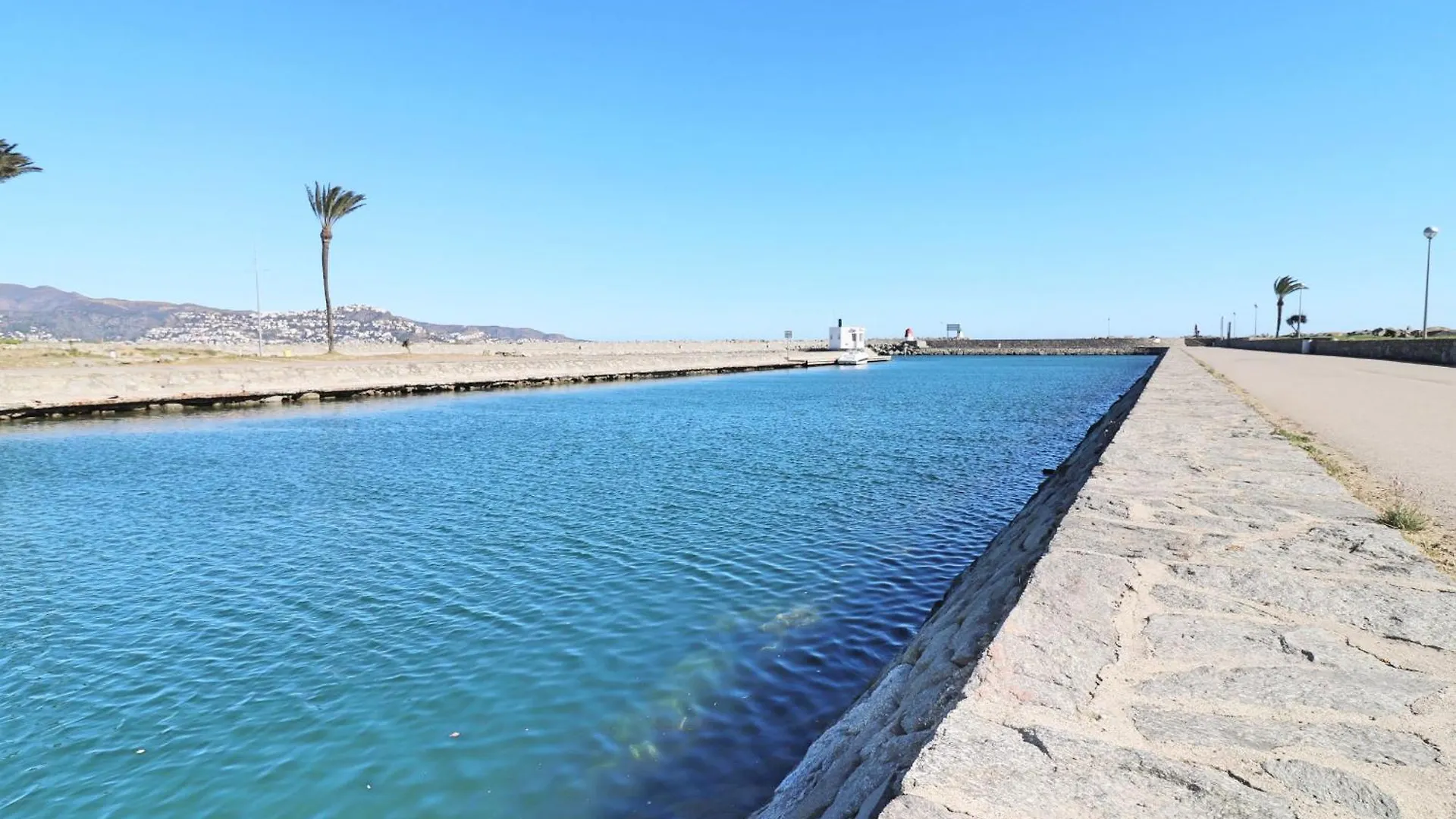 Gr Reserva 17-2-12 - Piso Muy Cerca De La Playa Empuriabrava Appartamento